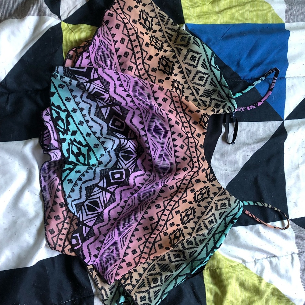 Multicolor flows crop top